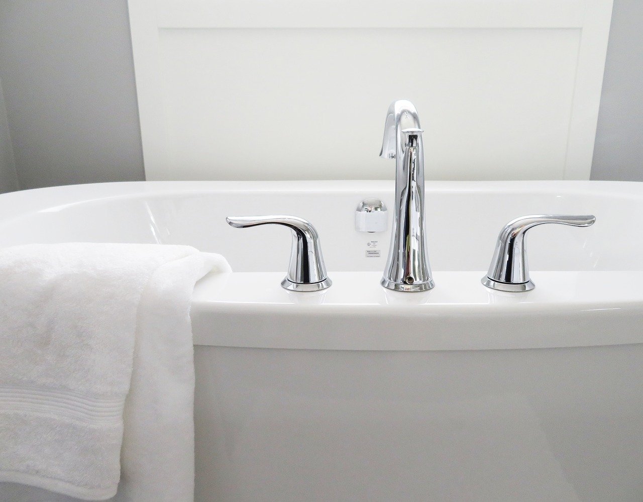 Umyj łazienkę tym domowym środkiem czyszczącym, a będziesz mieć spokój na 2 tygodnie: wspaniały efekt czyszczenia, który się utrzymuje!