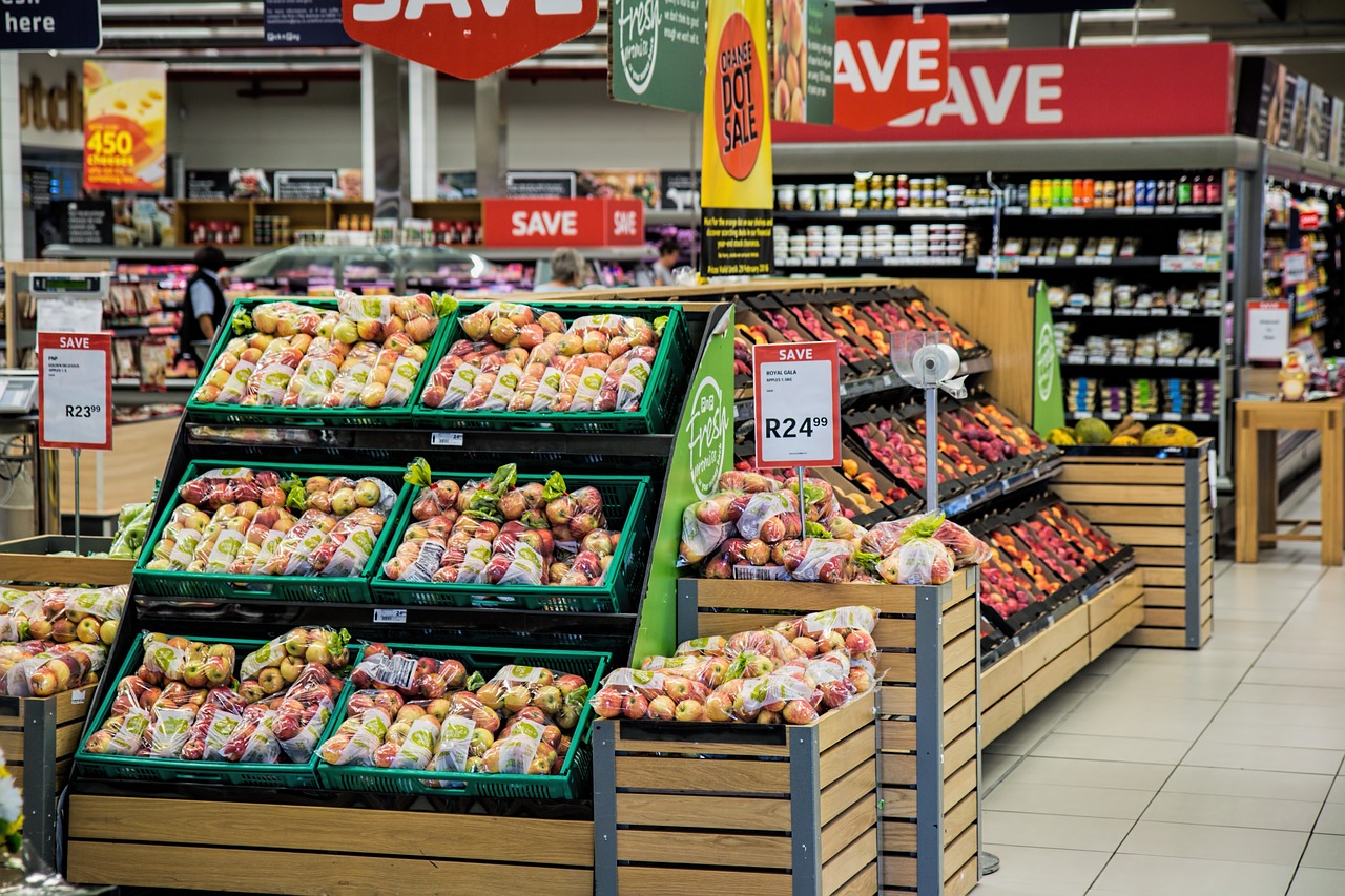 Była pracownica supermarketu zdradziła, jakich sztuczek używa wobec klientów: Uważajcie na to!