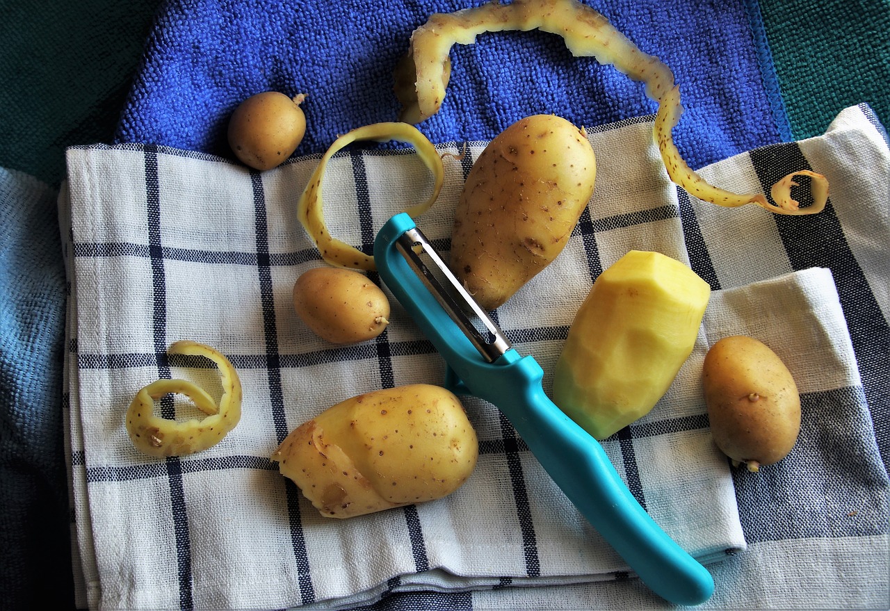 Sprawdzony trik na gotowanie młodych ziemniaków: w ten sposób będą smakować jeszcze lepiej!